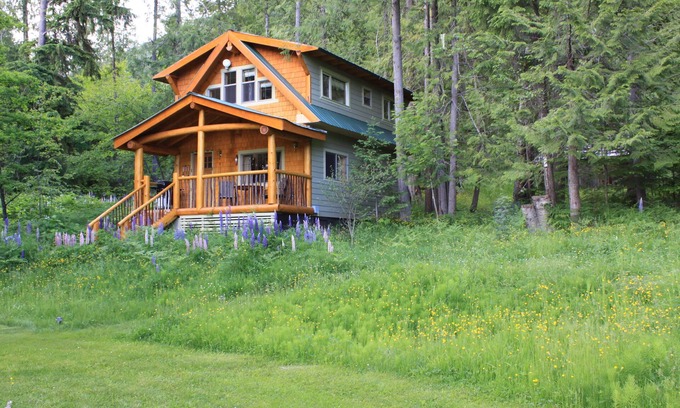 Crawford Bay Cabin | Kootenay Lake Forest Cabin in Crawford Bay, close to public sandy beach.