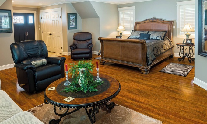 Balfour Apartment | Kootenay Wild Guest Suites - Selkirk Suite