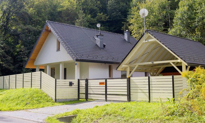 Korzkiew House | Korzkiewska 71, House, 4 Bedrooms, Parking, Terrace