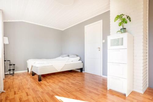 Fevik Apartment | Koselig leilighet strandnær opplevelse!