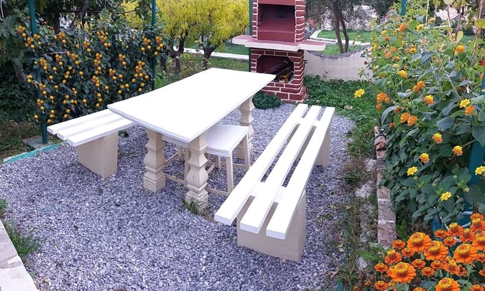 Muo Apartment | Kotor TIMI 1 - Apartment 40 meters from the beach with garden grill
