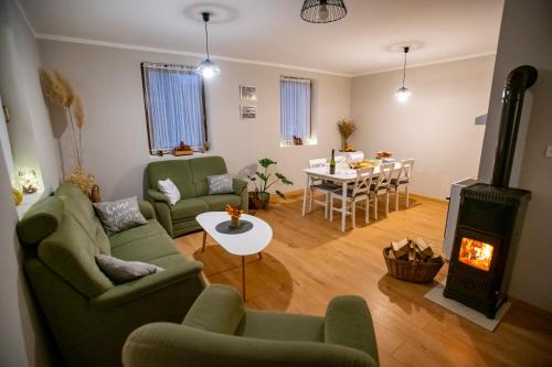 Cacinci House | Krijesnica