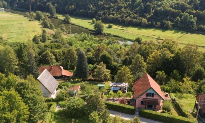 Bosiljevo House | Kuća za odmor Casa Huerta-Two Bedroom Holiday Home
