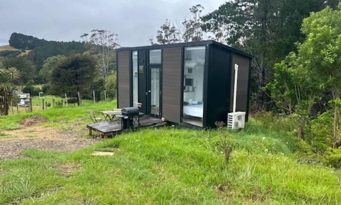 Kuaotunu House | Kuaotunu Cabin 2 by Tiny Away