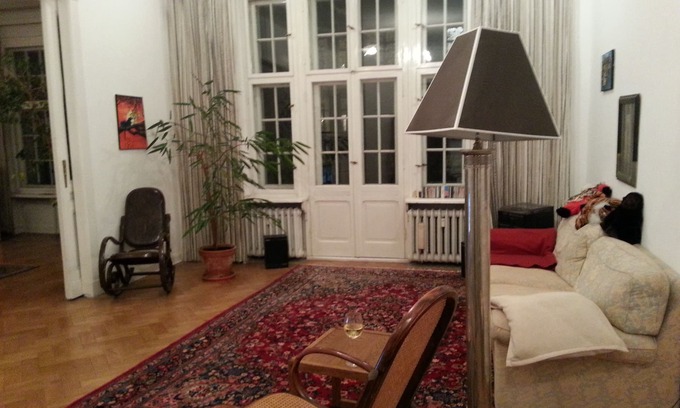 Wilmersdorf Apartment | Kudamm Close Modernized High Ceiling quiet but central