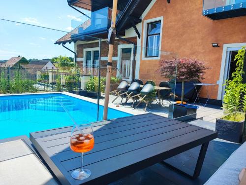 Unterpremstaetten Apartment | KUNST-VILLA Apartments Suite mit Privatpool GrazSüd, Apartment mit Gartenblick ohne Pool