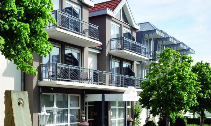 Bad Westernkotten Hotel | Kurhotel Grüttner mit eigenem Sole Thermal Schwimmbad 32 Grad und Saunalandschaft