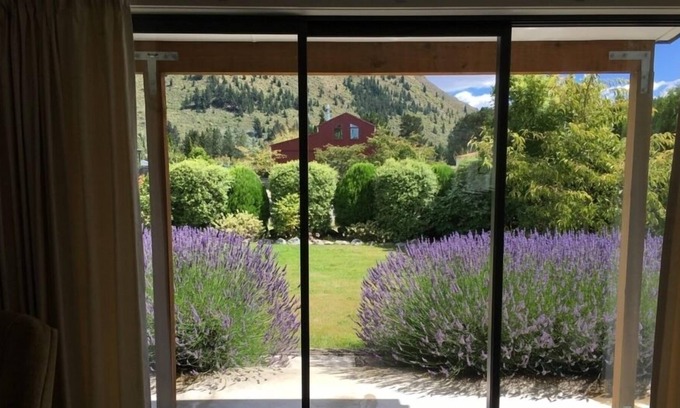Kurow House | Kurow Garden Retreat
