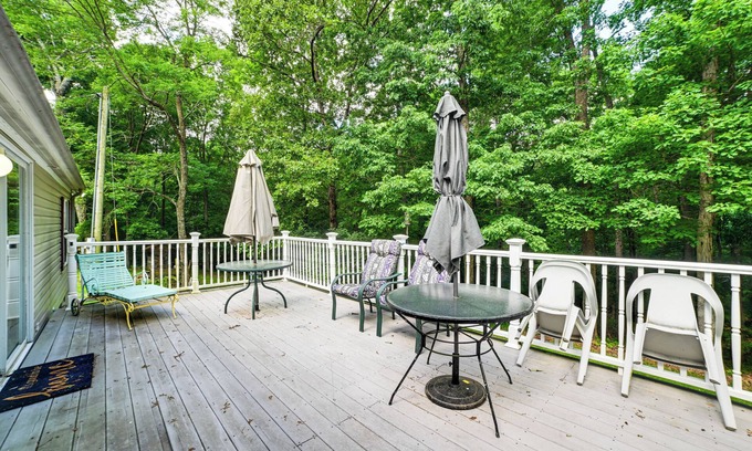 Kuttawa House | Kuttawa Vacation Rental w/Smart TV, Near Marinas!