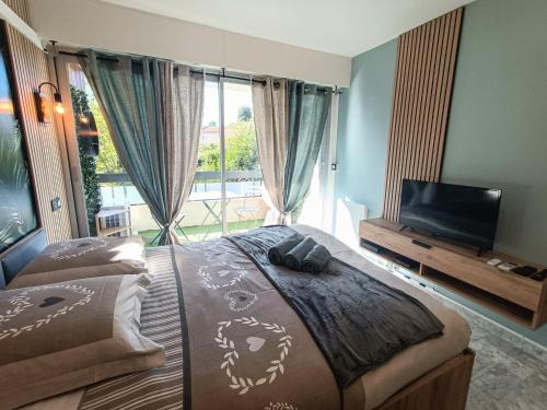 Mandelieu-La-Napoule Apartment | Léman Holidays - Le Palm