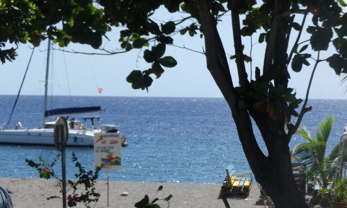 Le Carbet Apartment | L'AMANDIER ROSE, peaceful and cozy 2-bedroom apartment facing the Caribbean Sea