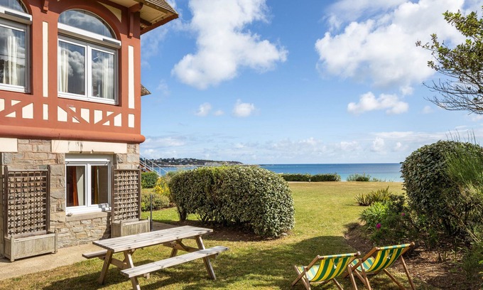 Saint-Cast-le-Guildo Apartment | L'Ambassadeur - Magnifique appartement dans l'ancien hôtel Ar Vro