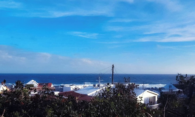 Saint-Pierre De La Reunion House | L'ancre de Marco, Maison Situé Dans le Quartier des Pêcheurs de Terre-sainte