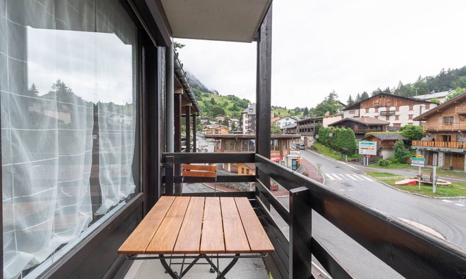 Flumet Apartment | L'Arly - Appartement avec balcon vue montagne - Val d'Arly