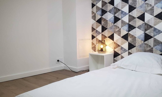 Saint-Etienne Apartment | "L'atelier B" magnificent loft with private terrace