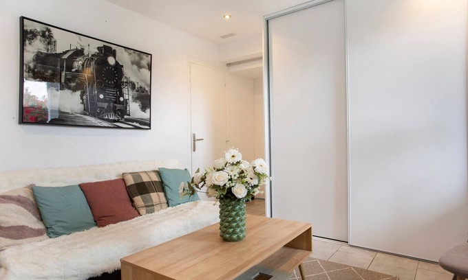 Riorges Apartment | L'Atelier Bohème - Joli T2 proche Roanne