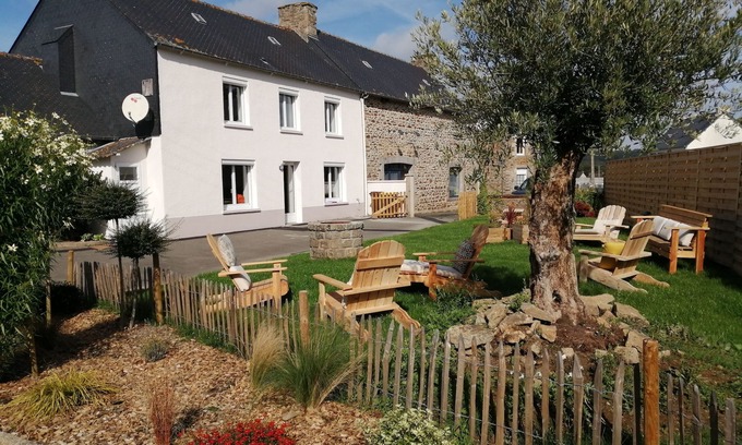 Saint-Fiacre House | L'Avaugour" vacation home with garden and access to our educational farm.
