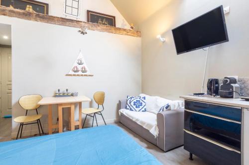 Guilvinec Apartment | L' Eclose Ty Du
