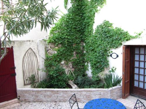 Paziols Apartment | L'Ecurie