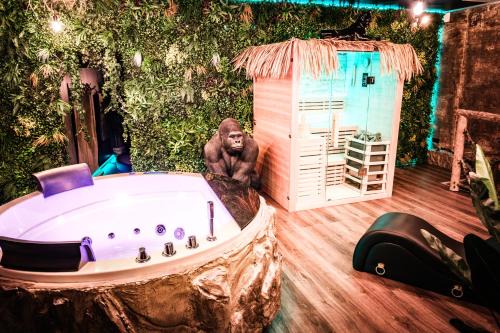 Breuches Villa | L'Éden Tropical love room