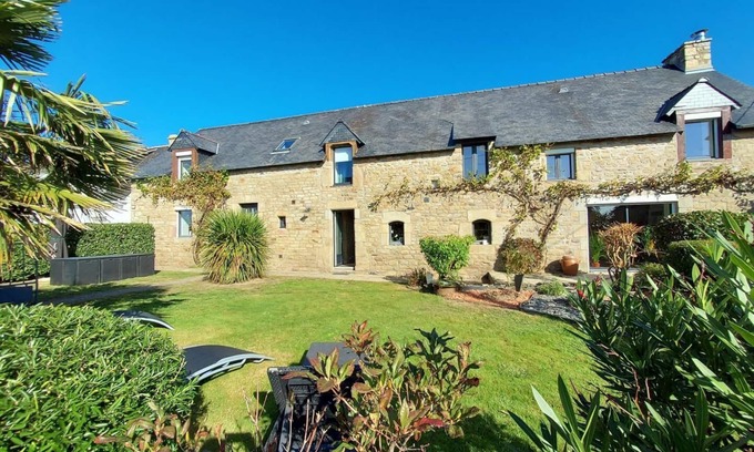 Locoal-Mendon House | L'entre Deux - Locoal Mendon