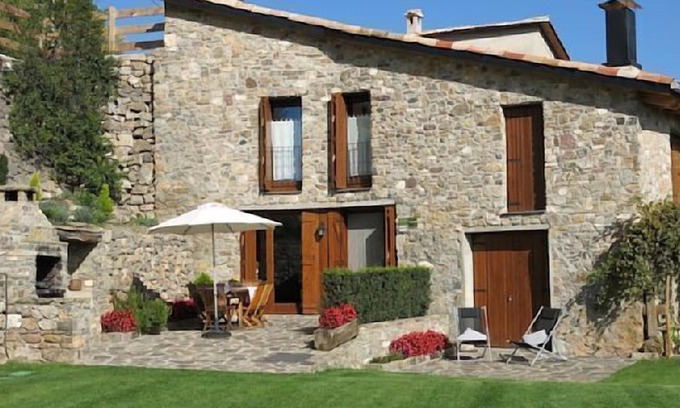 Montcortes Cottage | L'Estisora de Casa l'Hereu for 8 people