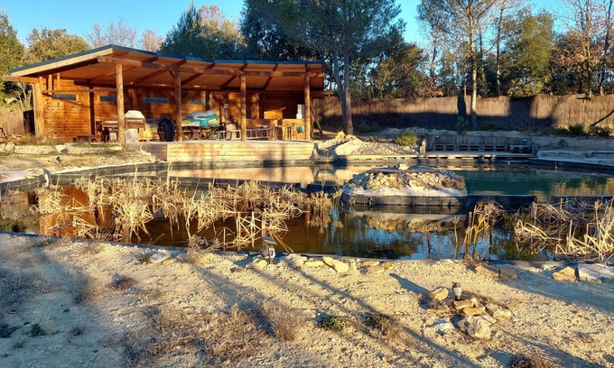 Uchaux House | L'Etang des Cigales : Gite des Acacias