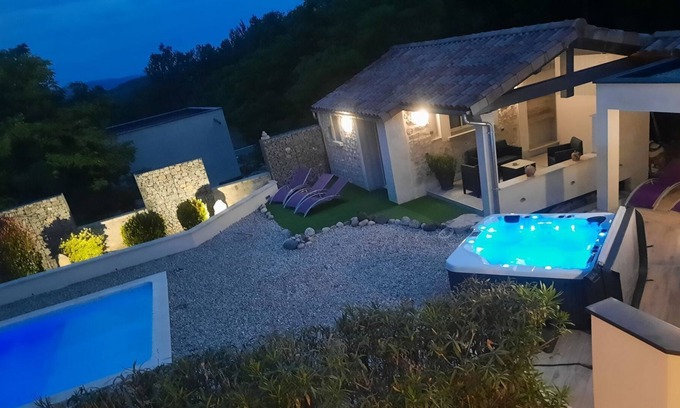 Lussas House | L'instant Présent: Piscine, Spa, Détente