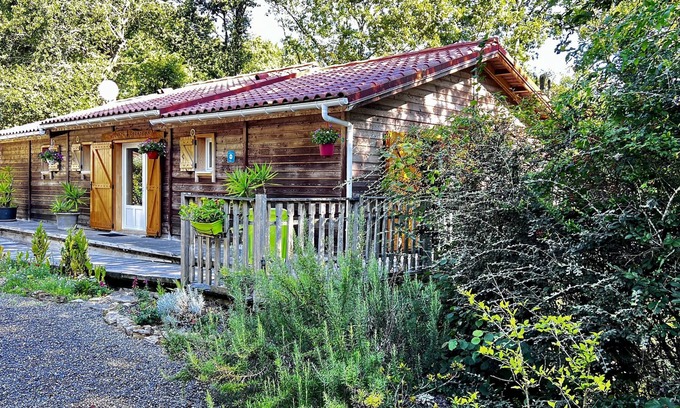 Mouguerre Cottage | L'IPARLA, wooden chalet in Cobadena-Borda!