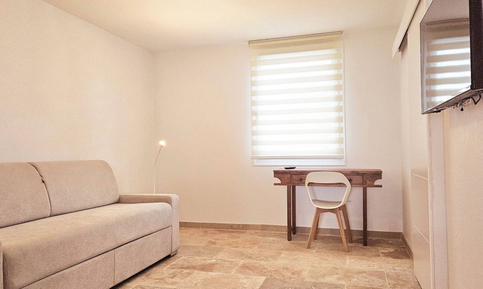 Pelissanne Apartment | L'OLÉASTRE Apartment 80 M2 2 bedrooms with private bathroom 28 m2 each