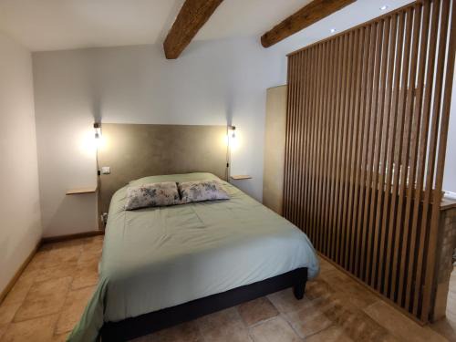 Boisset-et-Gaujac Bed & Breakfast | L'Olive, chambre agréable au Mas des Roses