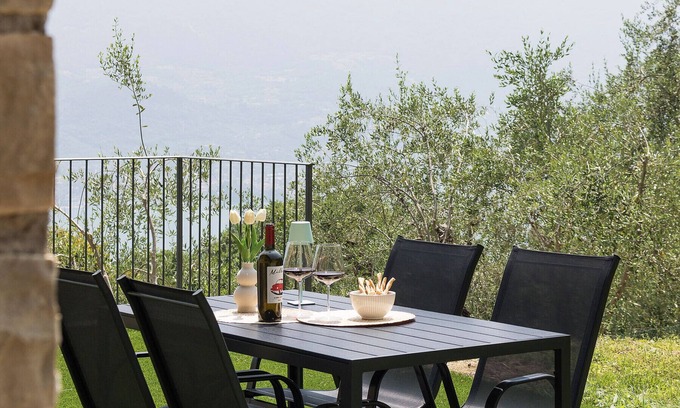 Tremosine Apartment | L'oliver with lake view next to Limone sul Garda