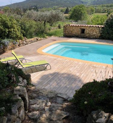Besse-sur-Issole Bed & Breakfast | l'Oustaou B&B Piscine & Spa