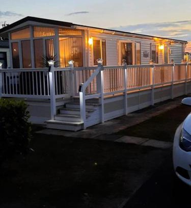 Skegness House | L3 Millfields 4 Berth Luxury Caravan DG & GCH Family's Only And Lead Person Must Be Over 30