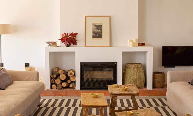 Tenzuela House | La Alberca: House with garden and pool