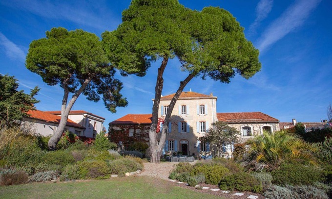 Rieux-Minervois Villa | La Belle Demeure - Six Bedroom Villa, Sleeps 12
