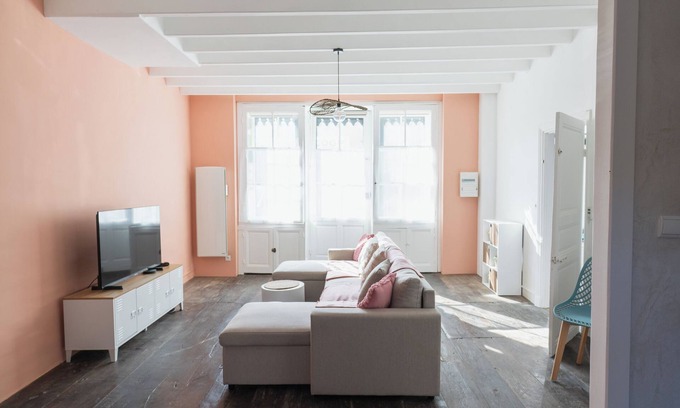 Sanxay House | La Bonbonnière, town house for 10 people