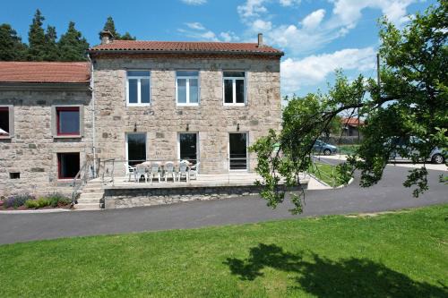 Sainte-Sigolene House | La bonne adresse