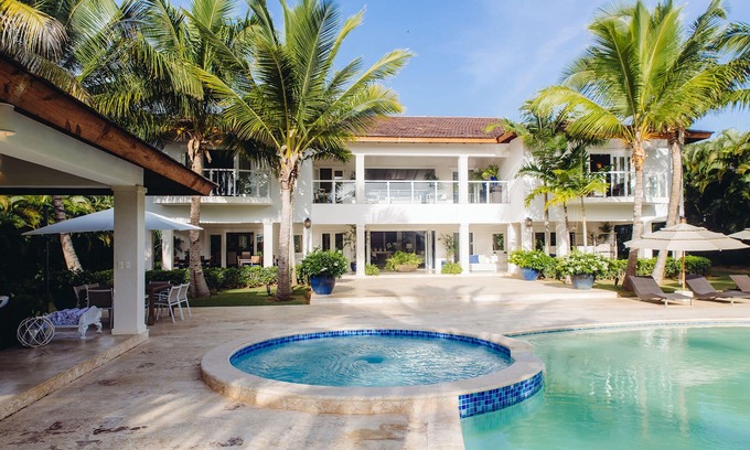 Saint-Martin-sur-le-Pre Villa | La Brisa in Casa de Campo by Personal Villas - Contemporary Design