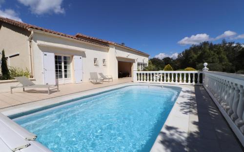 Mejannes-le-Clap Villa | La Cèzenole