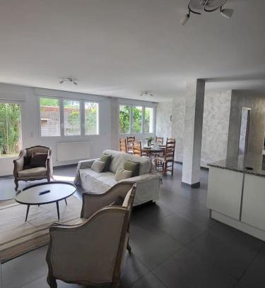 Le Raincy Apartment | La campagne en ville