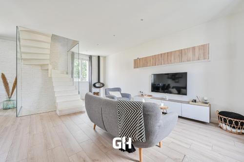 Le Raincy House | La Casa Blanca - 6 personnes proche Disney & Paris