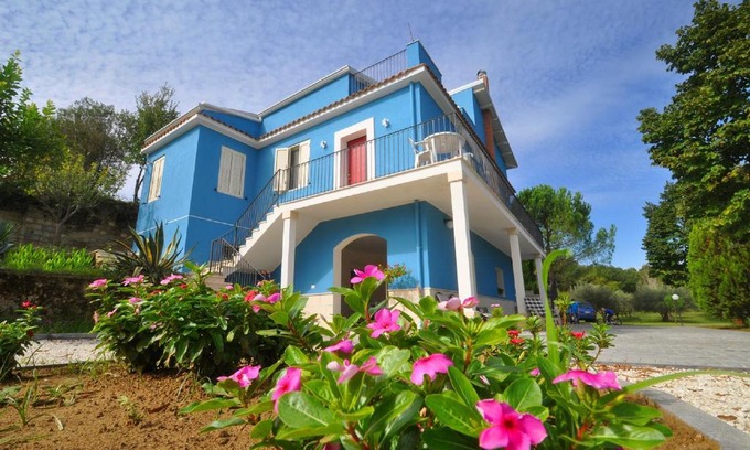Mirabella Imbaccari Apartment | La Casa Blu