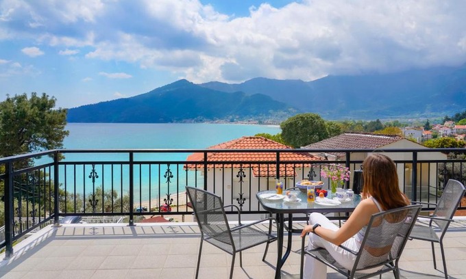Chrisi Ammoudia Apartment | La Casa de Fokas - Beach Home