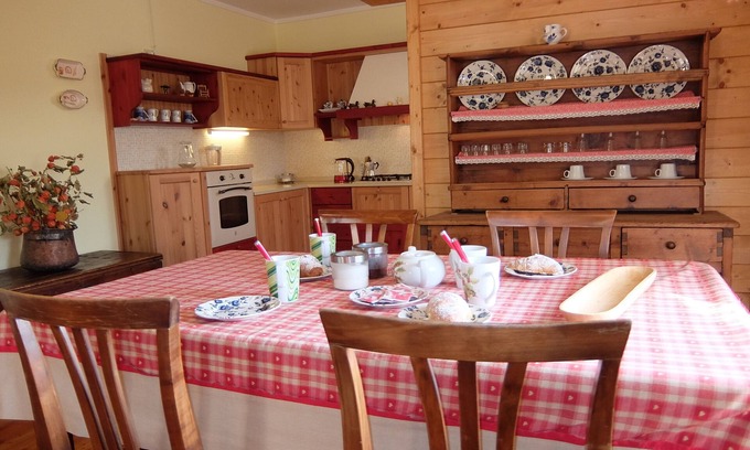 Provaglio d'Iseo Apartment | La Casa del Mandorlo in Franciacorta near Lake Iseo CIN IT017156C24G2MYP8D