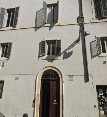 Rione V Ponte Apartment | La casa dell'Arte nel cuore di Roma