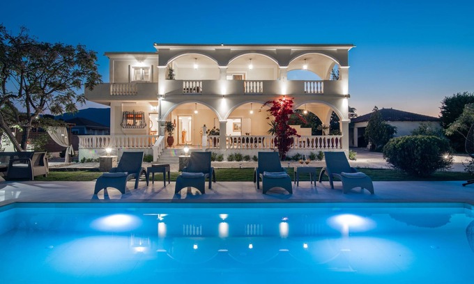 Agrilia House | La Casa Di Nina 4 Bedroom house with Private Pool