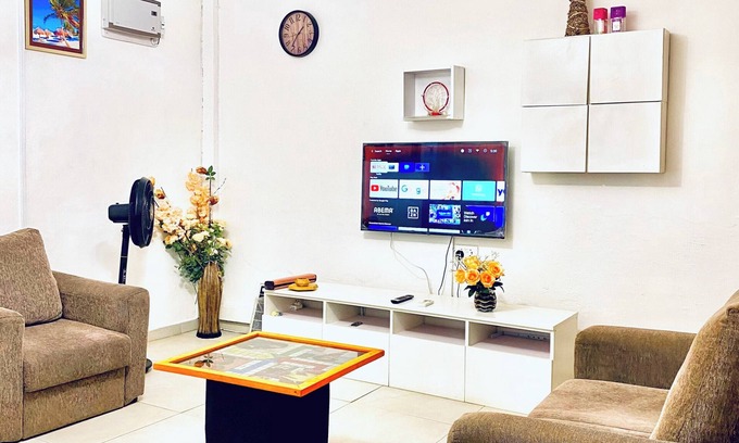 Accra Apartment | La Casa Maite - Stunning Studio Apartment
