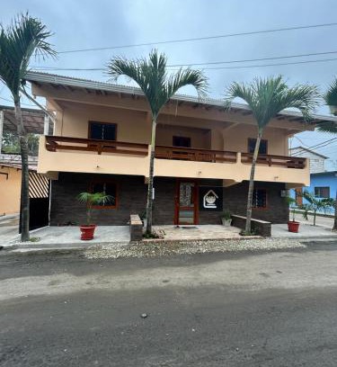 Olon Bed & Breakfast | La Casa Naranja Bed and Breakfast