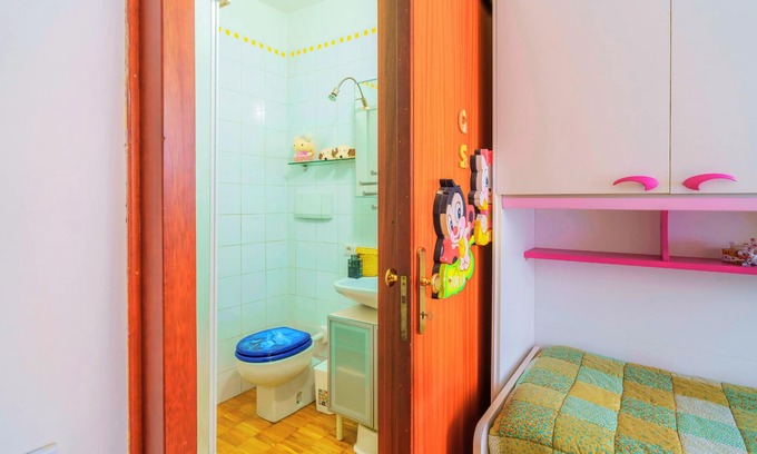 Grandate Apartment | La Casa Nel Sole - 10 minutes from Lake Como!